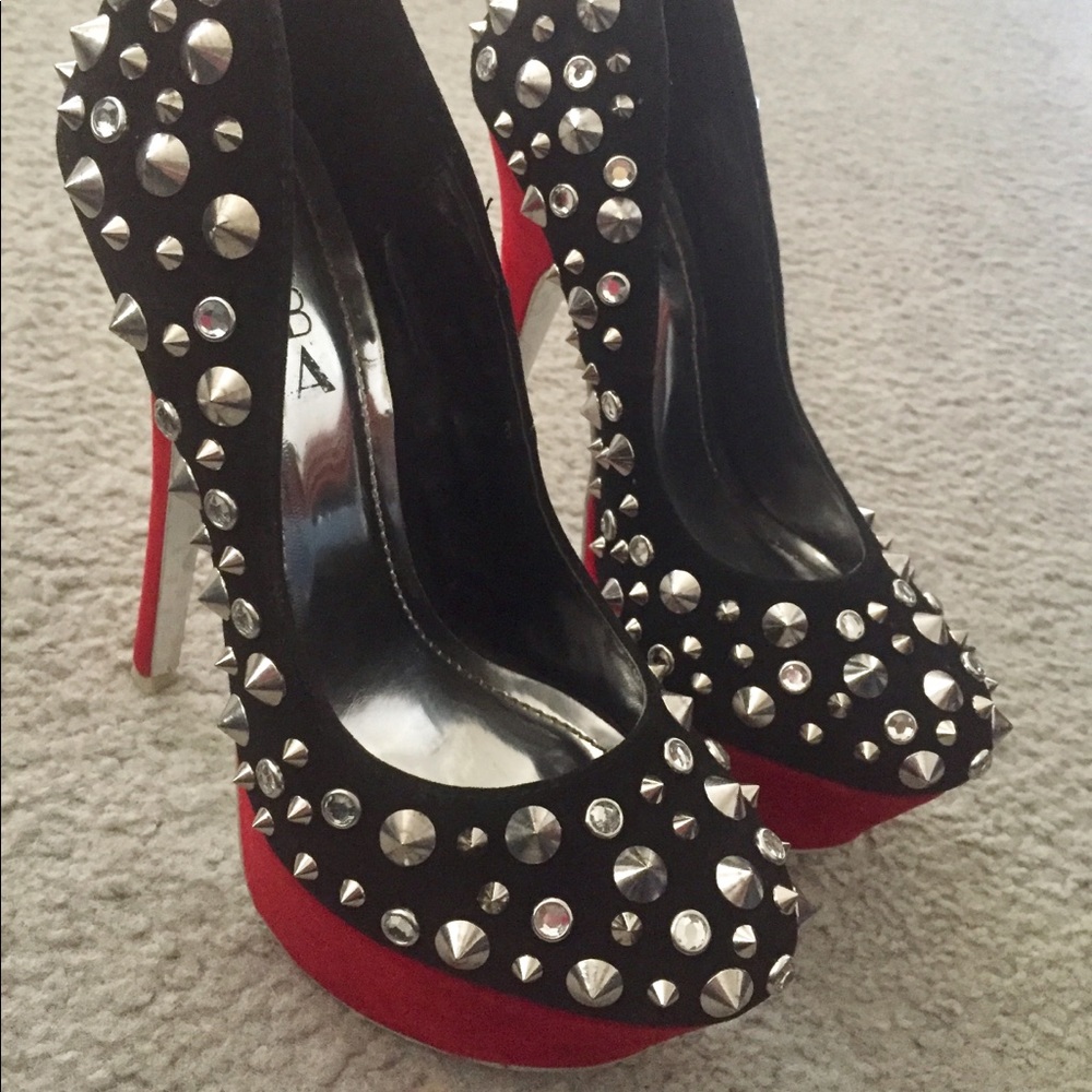 Black / Red W/stones Pumps